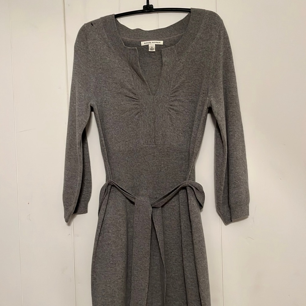 Small Banana Republic sweater feel dress mid length